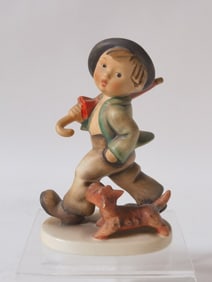 Goebel Hummel Porcelain "Strolling Alone" Figurine