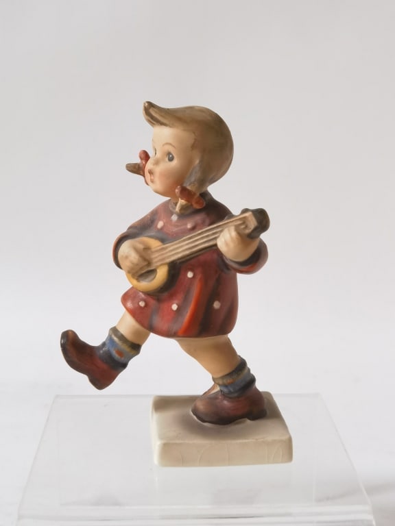 Goebel Hummel Porcelain "Happiness" Figurine: Goebel Hummel Porcelain "Happiness" Figurine, 4 3/8in