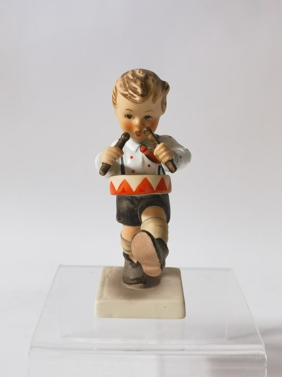 1955 Goebel Hummel Porcelain "Little Drummer" Figu: 1955 Goebel Hummel Porcelain "Little Drummer" Figurine, 4.5in