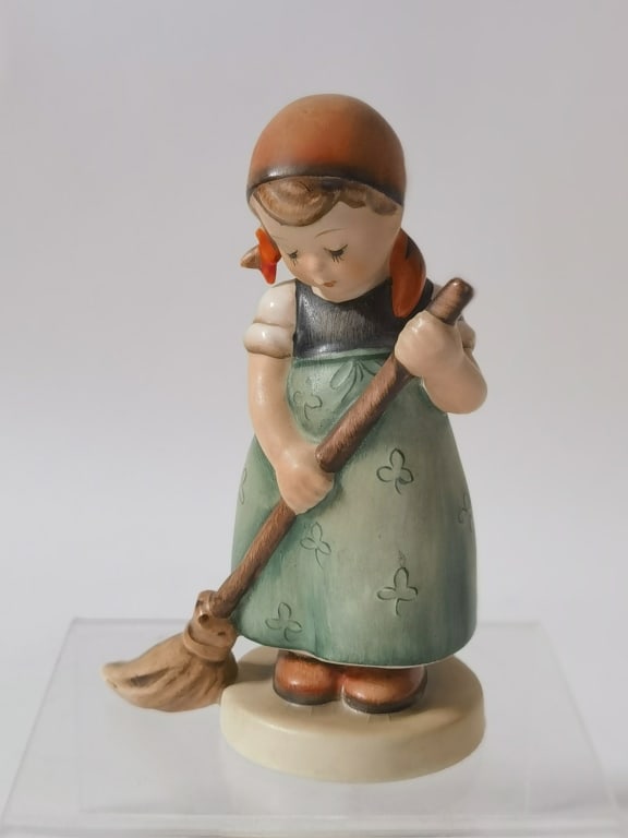 Goebel Hummel Porcelain "Little Sweeper" Figurine: Goebel Hummel Porcelain "Little Sweeper" Figurine, 4.5in