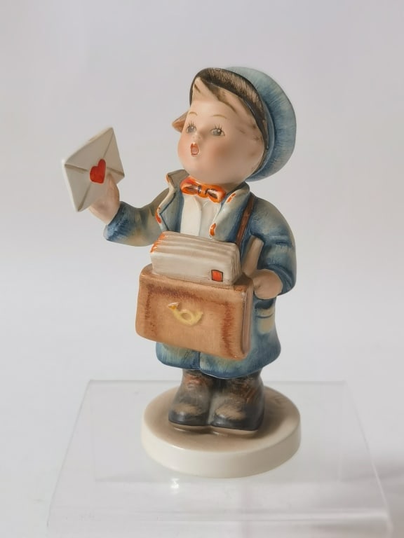 Goebel Hummel Porcelain "Postman" Figurine: Goebel Hummel Porcelain "Postman" Figurine, 5.25in