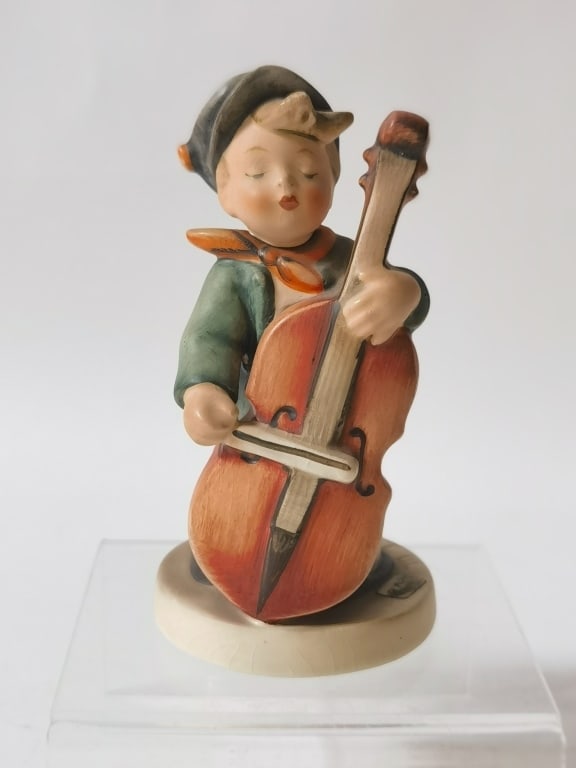 Goebel Hummel Porcelain "Sweet Music" Figurine: Goebel Hummel Porcelain "Sweet Music" Figurine, 5in