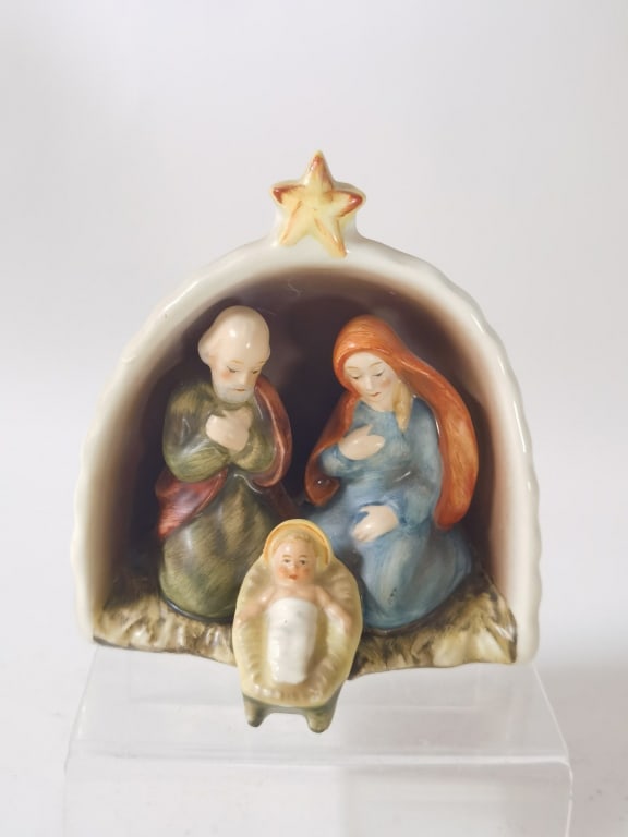 Goebel Hummel Porcelain "Nativity Scene" Figurine (1 of 3)