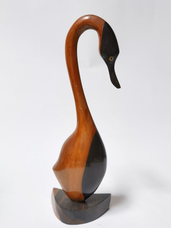 Vintage Wood Carved Swan: Vintage Wood Carved Swan, 9 7/8in