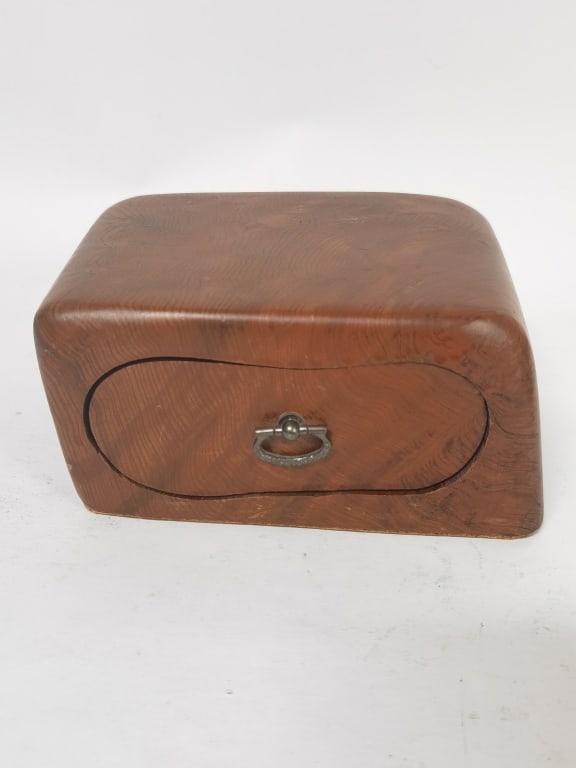 Vitnage Wood Carved Jewelry Box: Vitnage Wood Carved Jewelry Box, 3.25in by 6.25in