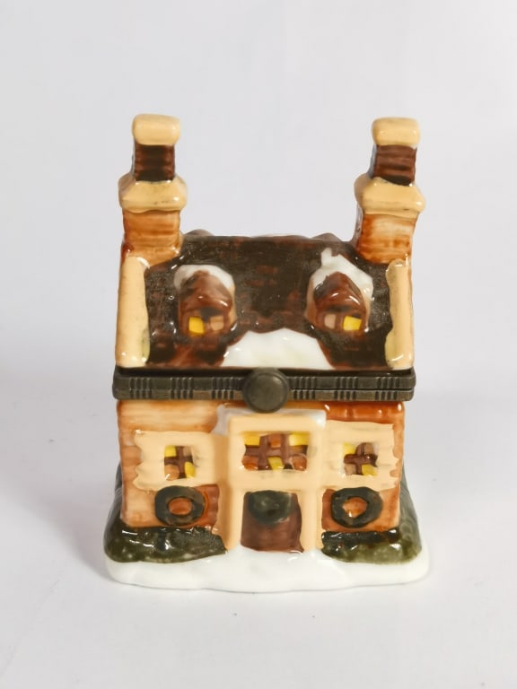 Vintage Porcelain Cottage Trinket Box: Vintage Porcelain Cottage Trinket Box, 3in by 2 1/8in