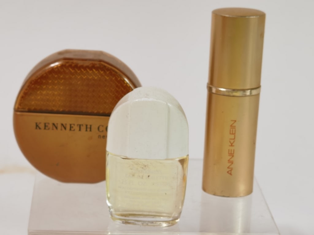 Elizabeth Arden/Kenneth Cole/Anne Klein Perfume (1 of 4)