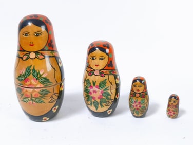 Vintage Russian Hand Painted Nesting Dolls