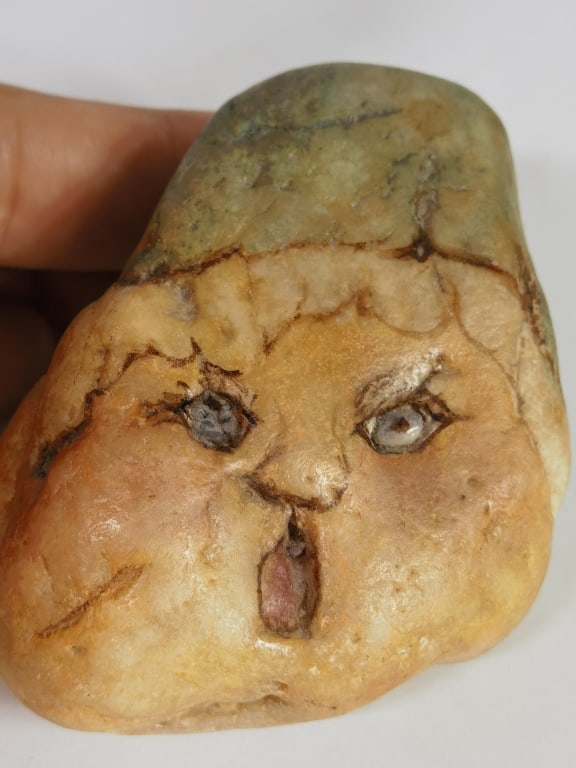 Vintage Ann Willis Ratray Hand Painted Face Rock: Vintage Ann Willis Ratray Hand Painted Face Rock, 3.25in by 2.75in