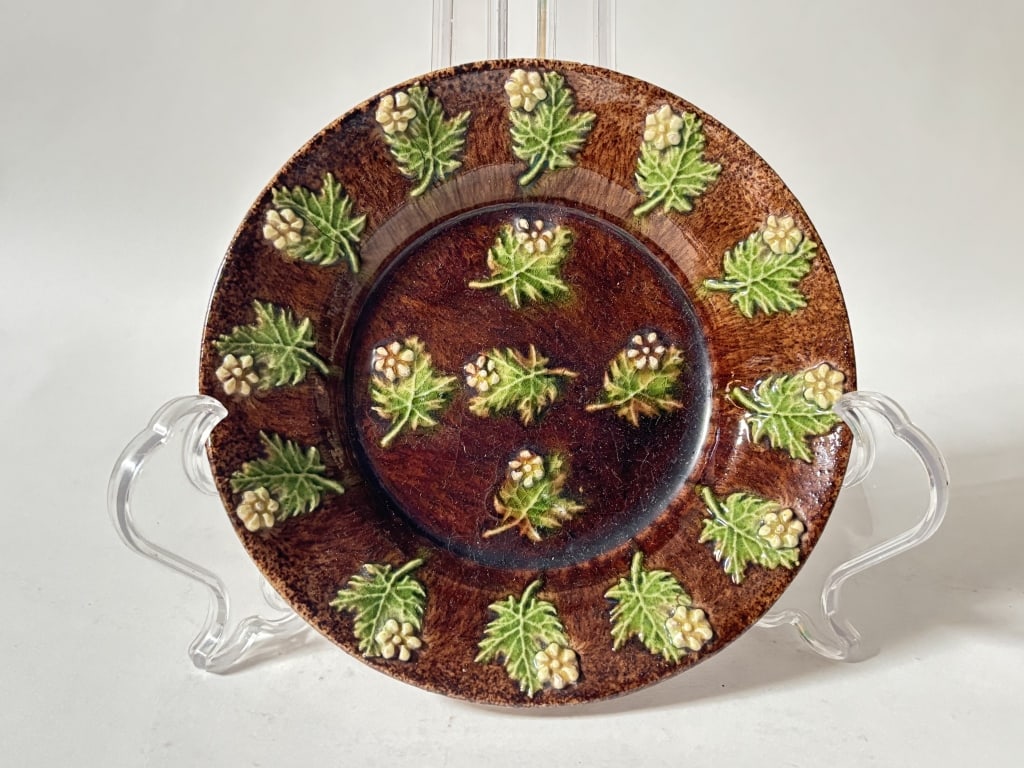 Antique French Porcelain Majolica Floral Plate: Antique French Porcelain Majolica Floral Plate, 5 5/8in