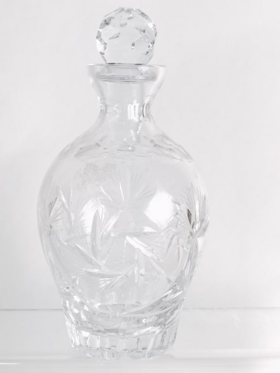 Vintage Clear Crystal Decanter: Vintage Clear Crystal Decanter, 6.5in