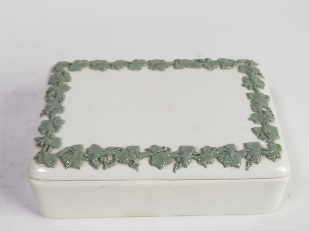 Vintage Etruria Wedgwood White Porcelain Box: Vintage Etruria Wedgwood White Porcelain Box, 1.5in by 4.75in