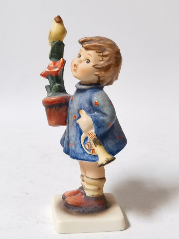 1971 Vintage Goebel Hummel Porcelain "Congratulati: 1971 Vintage Goebel Hummel Porcelain "Congratulations" Figurine, 6in
