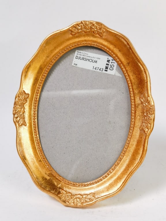 Oval Photo Frame: Oval Photo Frame, 7.25in by 5.5in