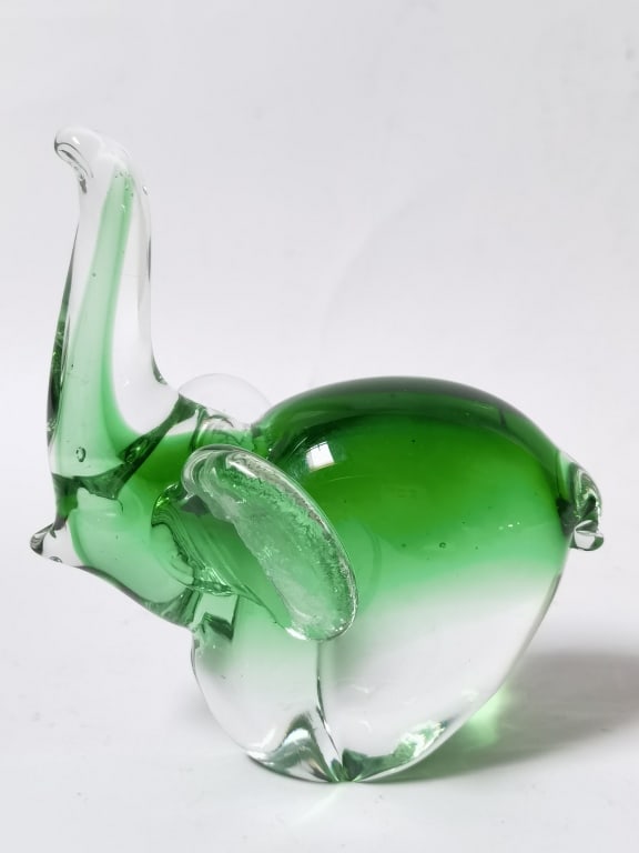 Vintage Murano Italy Green Art Glass Elephant (1 of 3)