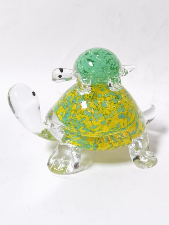 Vintage Lenox Yellow/Green Art Glass Turtles: Vintage Lenox Yellow/Green Art Glass Turtles, 4.5in by 6in