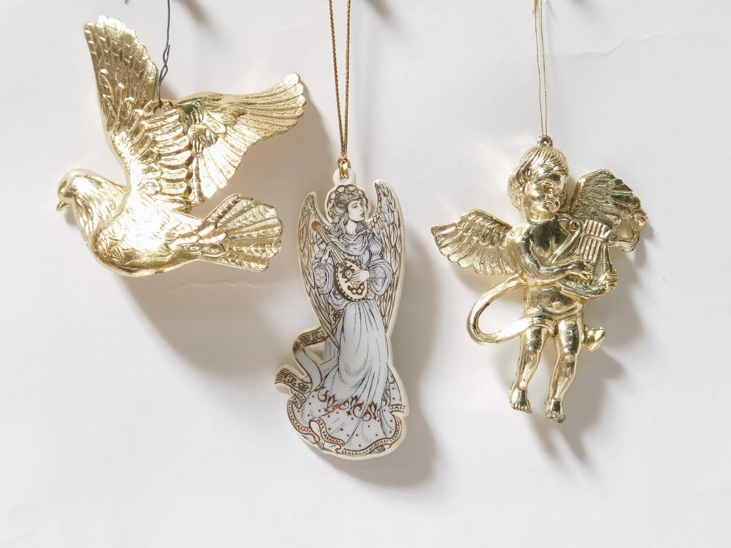 Group of Christmas Angel/Pigeon Ornaments: Group of Christmas Angel/Pigeon Ornaments, 4in