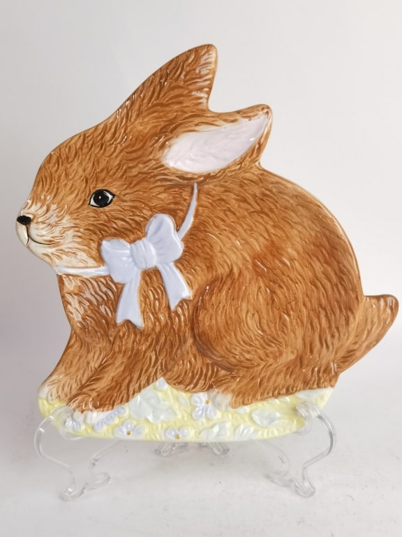 Vintage Kate Williams Porcelain Bunny Plate: Vintage Kate Williams Porcelain Bunny Plate, 10in