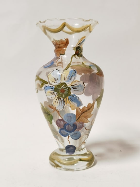 Vintage Fenton Hand Painted Floral Glass Vase: Vintage Fenton Hand Painted Floral Glass Vase, 6.5in