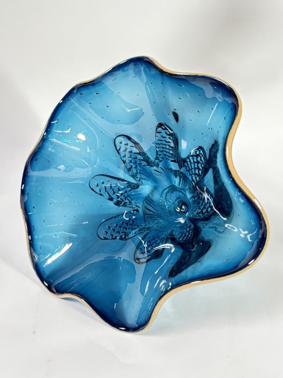 Vintage Gwen Knight Controlled Bubble Blue Glass D: Vintage Gwen Knight Controlled Bubble Blue Glass Decor, 6.5in by 7.5in