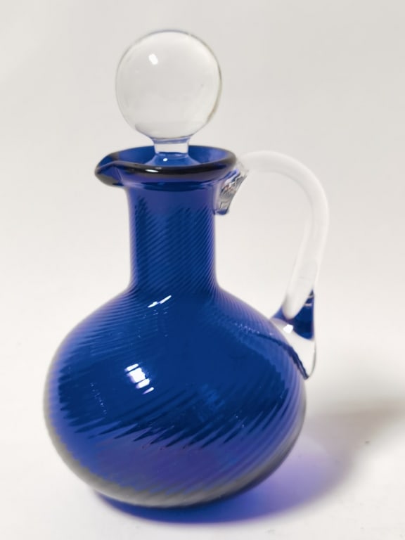 Vintage Cobalt Blue Ribbed Glass Cruet: Vintage Cobalt Blue Ribbed Glass Cruet, 6.75in