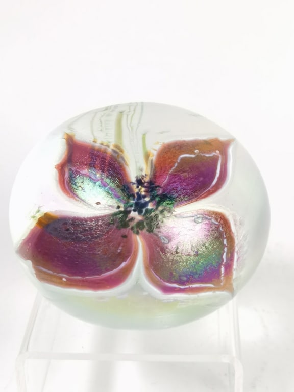 1988 Glasshouse Iridescent Pink Flower Glass Paper (1 of 5)