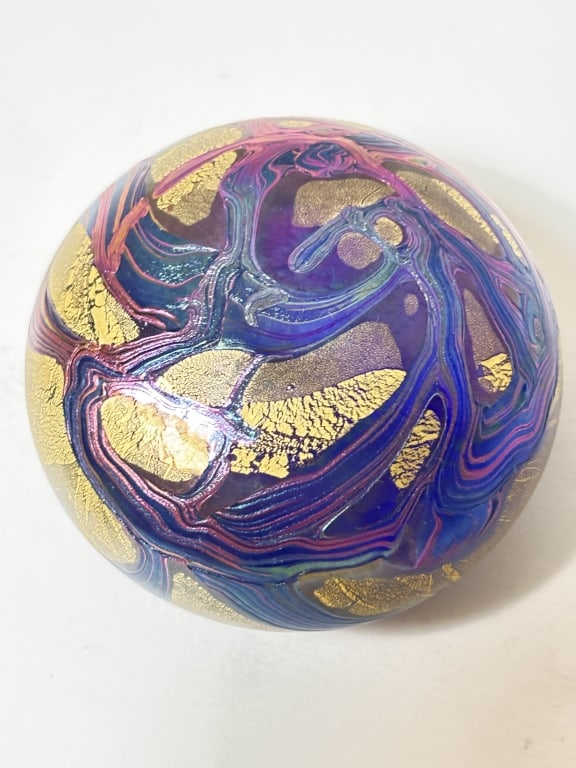 Isle of Wight Gold Iridescent Art Glass Paperweigh: Isle of Wight Gold Iridescent Art Glass Paperweight, 1.75in by 3in