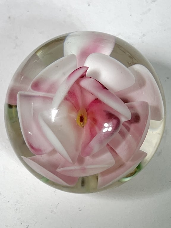Vintage Pink Flower Glass Paperweight: Vintage Pink Flower Glass Paperweight, 1.75in by 2in