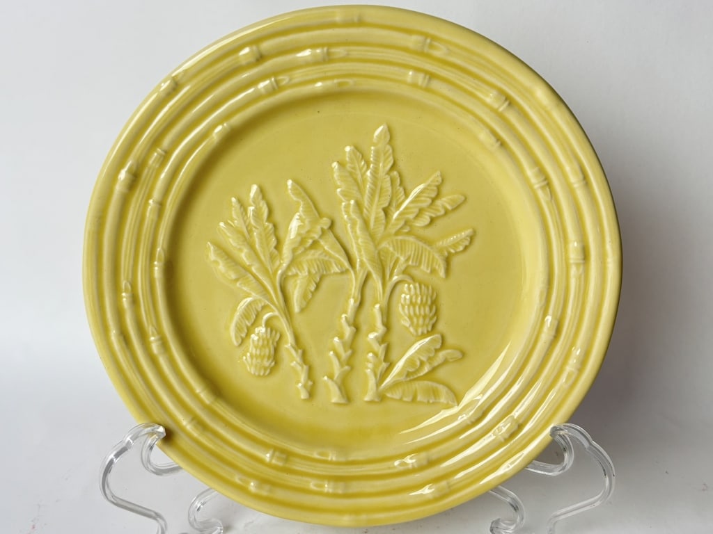 Bordallo Pinheiro Porcelain Yellow Banana Plate: Bordallo Pinheiro Porcelain Yellow Banana Plate, 8.25in