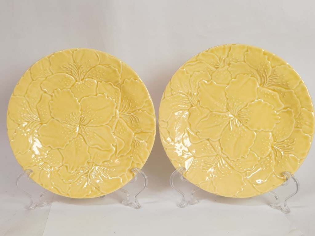 Pr. of Bordallo Pinheiro Porcelain Yellow Hibiscus: Pr. of Bordallo Pinheiro Porcelain Yellow Hibiscus Plates, 9.25in