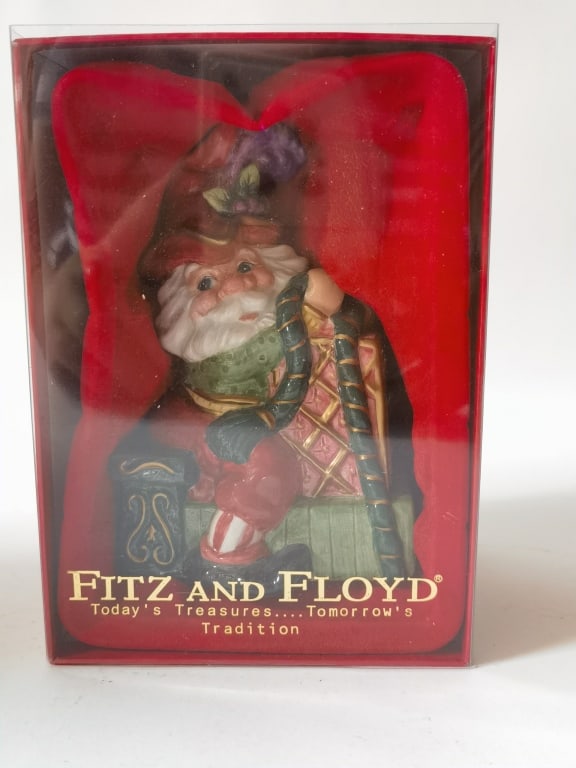 2003 Vintage Fitz & Floyd Porcelain Christmas Cour: 2003 Vintage Fitz & Floyd Porcelain Christmas Court Bell, 5in
