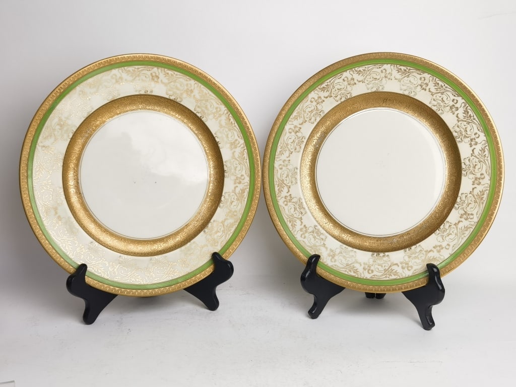 (2) Royal China 22K Gold Bavarian Dinner Plates: (2) Royal China 22K Gold Bavarian Dinner Plates, 10.5in
