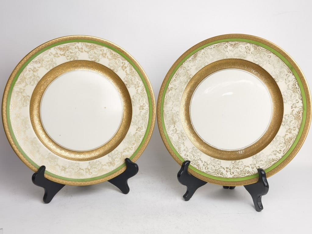 (2) Royal China 22K Gold Bavarian Dinner Plates: (2) Royal China 22K Gold Bavarian Dinner Plates, 10.5in