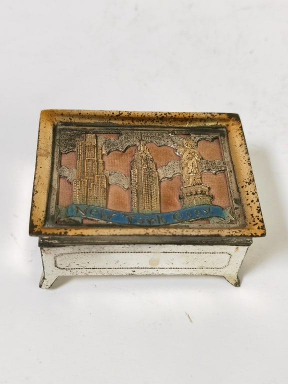 Vintage Metal New York Jewelry Box: Vintage Metal New York Jewelry Box, 1.25in by 3 1/8in