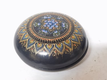 Vintage Russian Hand Painted Lacquer Round Box
