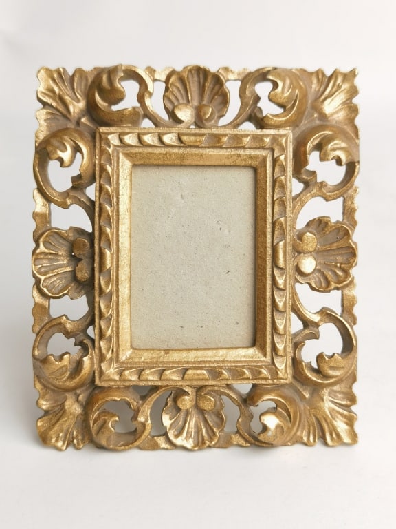 Vintage Gilt Wood Carved Photo Frame: Vintage Gilt Wood Carved Photo Frame, 4.75in by 4in