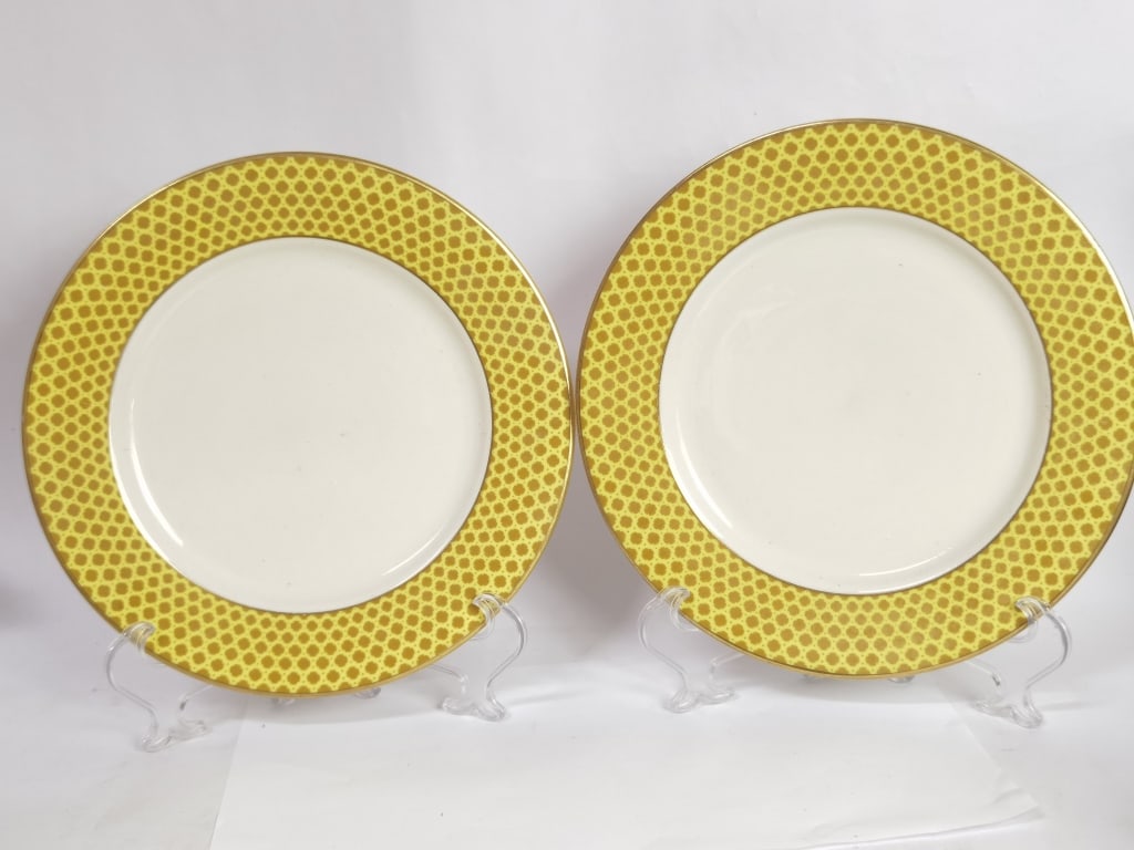 Pr. of Flintridge Porcelain Dinner Plates: Pr. of Flintridge Porcelain Dinner Plates, 10.75in