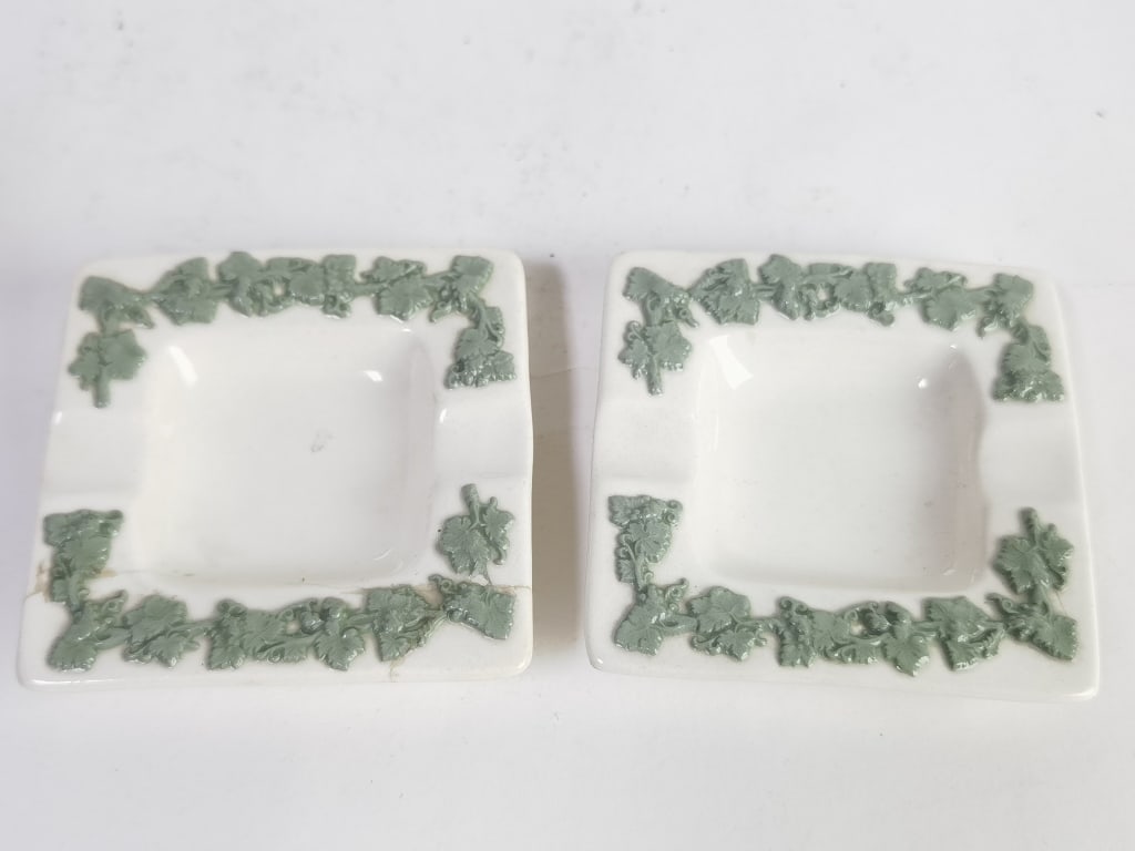 (2) Vintage Etruria Wedgwood White Porcelain Dishe: (2) Vintage Etruria Wedgwood White Porcelain Dishes, 3.5in