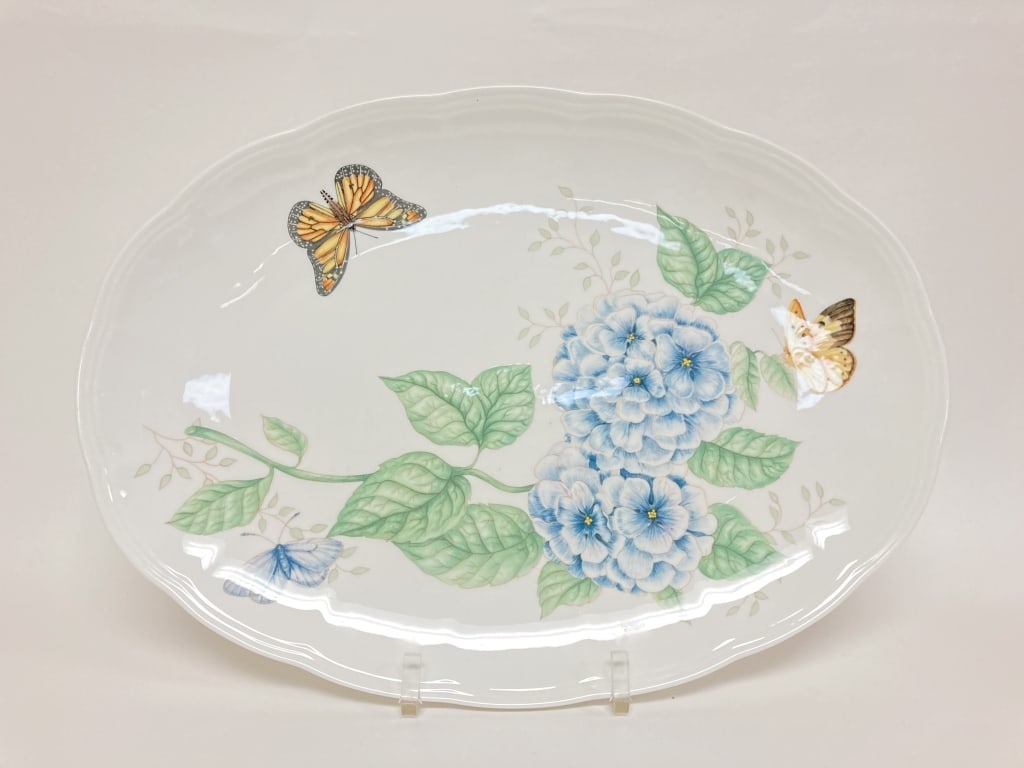 Large Lenox Porcelain Butterfly Meadow Oval Plate: Large Lenox Porcelain Butterfly Meadow Oval Plate, 16in by 11 3/8in