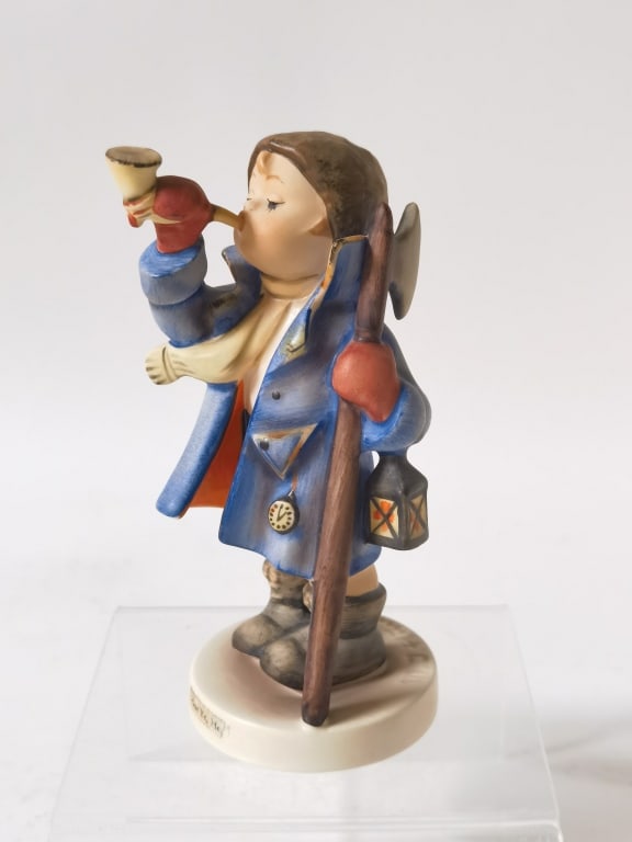 Goebel Hummel Porcelain "Hear Ye, Hear Ye" Figurin: Goebel Hummel Porcelain "Hear Ye, Hear Ye" Figurine, 5in