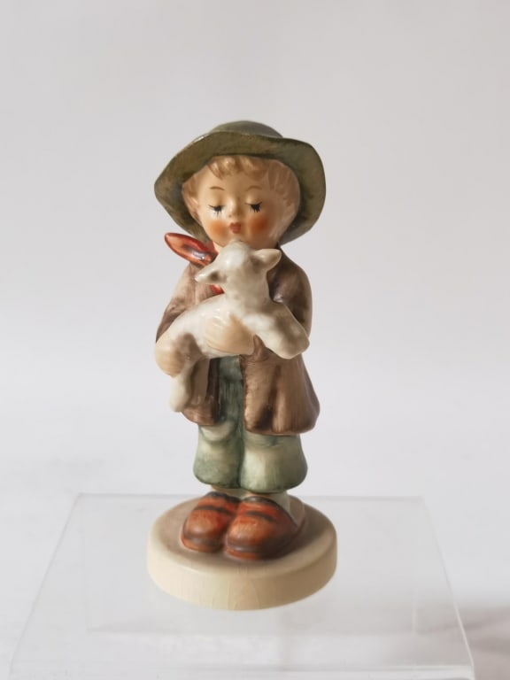 Goebel Hummel Porcelain "The Lost Sheep" Figurine: Goebel Hummel Porcelain "The Lost Sheep" Figurine, 4.5in