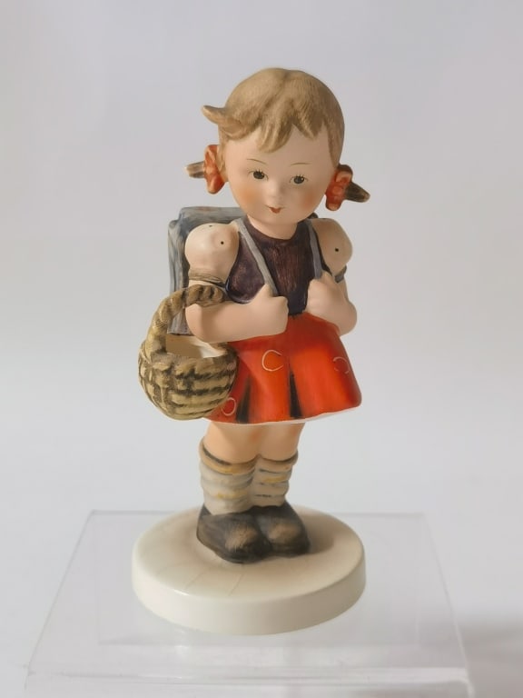 Goebel Hummel Porcelain "School Girl" Figurine: Goebel Hummel Porcelain "School Girl" Figurine, 5.25in