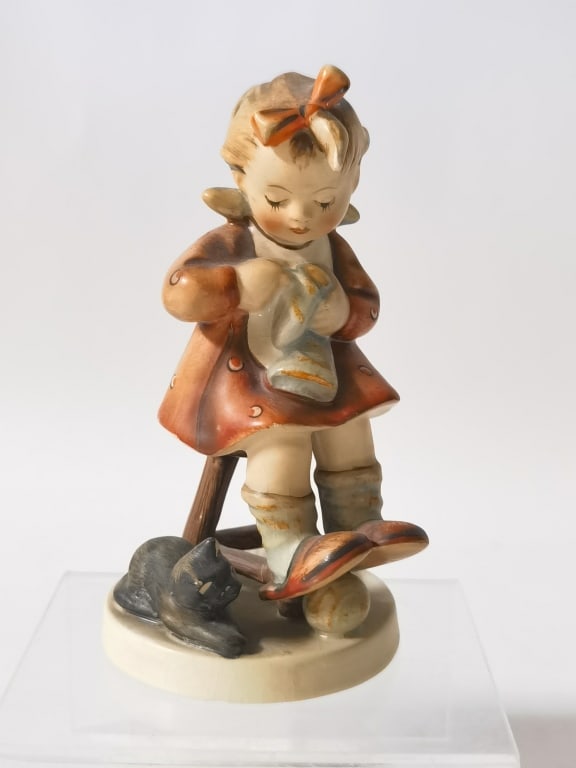 Goebel Hummel Porcelain "Mother's Helper" Figurine: Goebel Hummel Porcelain "Mother's Helper" Figurine, 5in