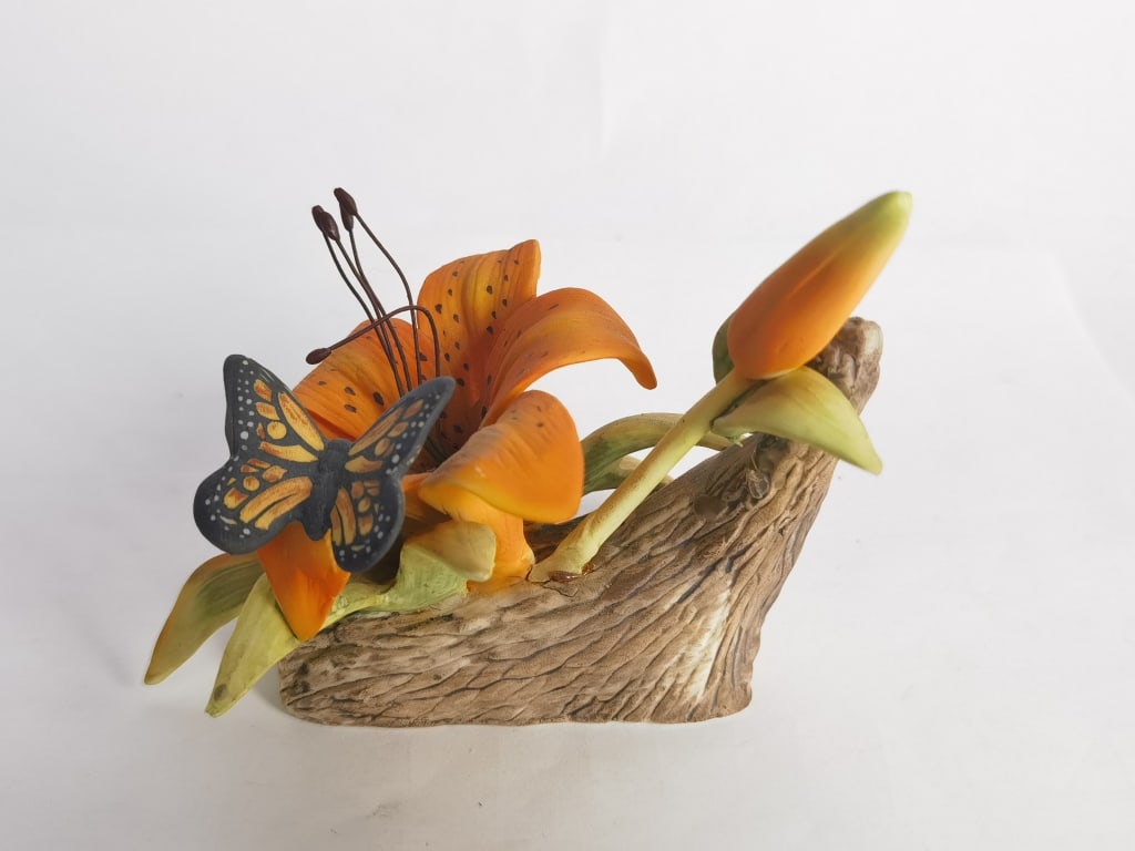 Vintage Porcelain Orange Flower and Butterfly: Vintage Porcelain Orange Flower and Butterfly Figurine, 3.75in by 4.5in