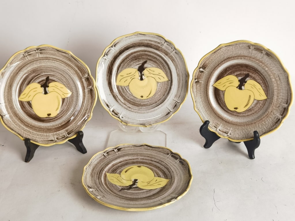 Vintage Santa Anita Ware Vreni Provincial Apple Pl: Vintage Santa Anita Ware Vreni Provincial Apple Plates, 6 1/8in