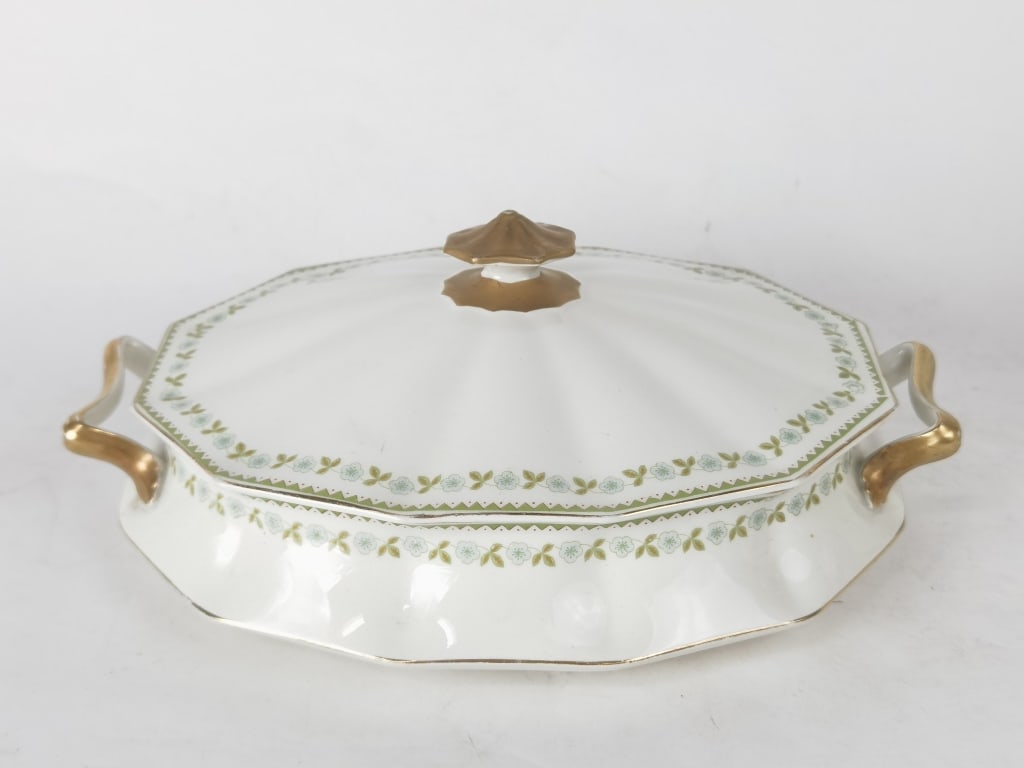 Johnson Bros. England Porcelain Soup Tureen: Johnson Bros. England Porcelain Soup Tureen, 4.75in by 11.5in