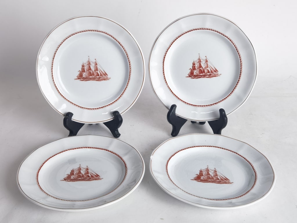 (4) Vintage Wedgwood Porcelain Flying Cloud Plates: (4) Vintage Wedgwood Porcelain Flying Cloud Plates, 6.25in
