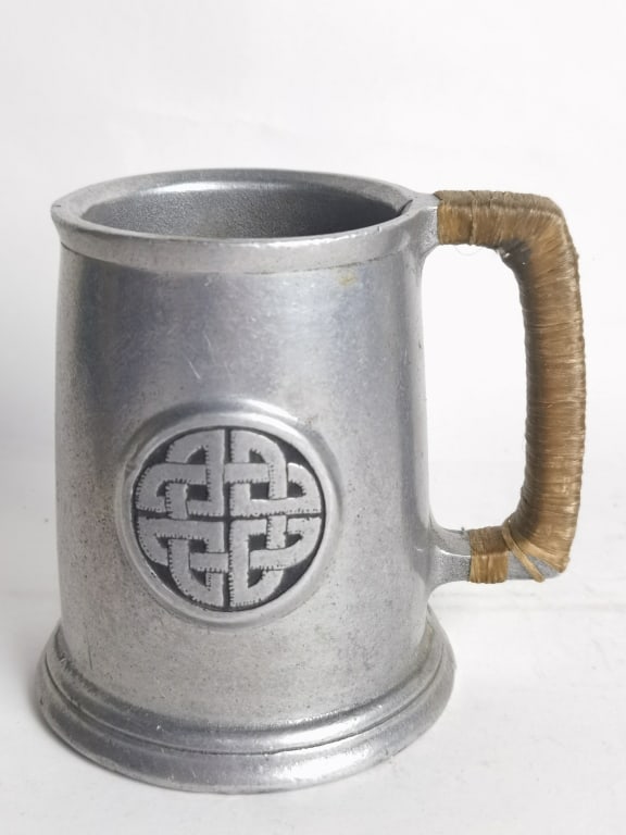 Vintage American Pewter Beer Stein Mug: Vintage American Pewter Beer Stein Mug, 5in by 5.5in