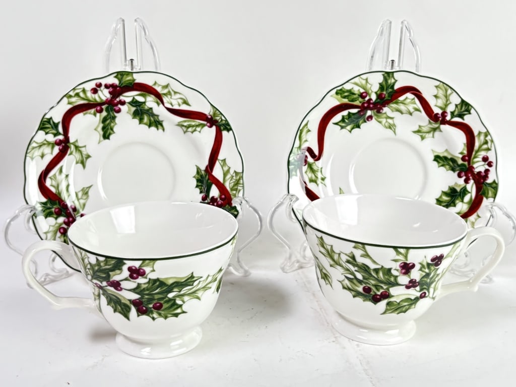 Pr. of 1998 Charter Club Winter Garland Porcelain: Pr. of 1998 Charter Club Winter Garland Porcelain Cups, 3.25in by 6.75in