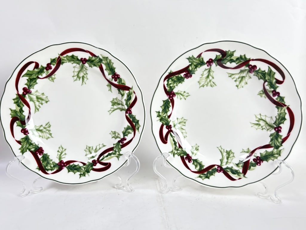 Pr. of 1998 Charter Club Winter Garland Porcelains: Pr. of 1998 Charter Club Winter Garland Porcelain Plates, 9in